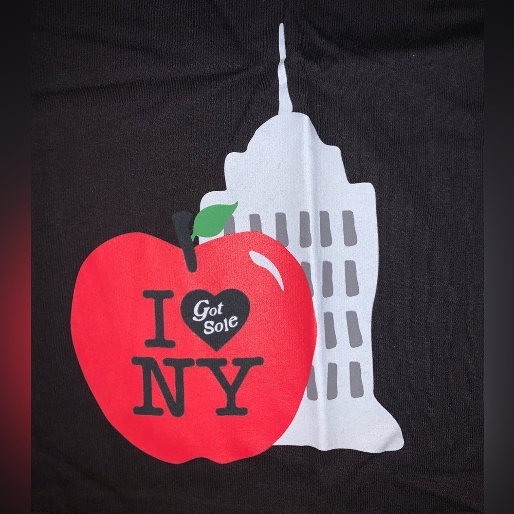NWT GOT SOLE NY tee shirt size large small black puff print unisex big apple - Picture 2 of 9